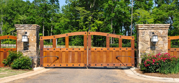 Wooden Driveway Gate Repair Lakewood
